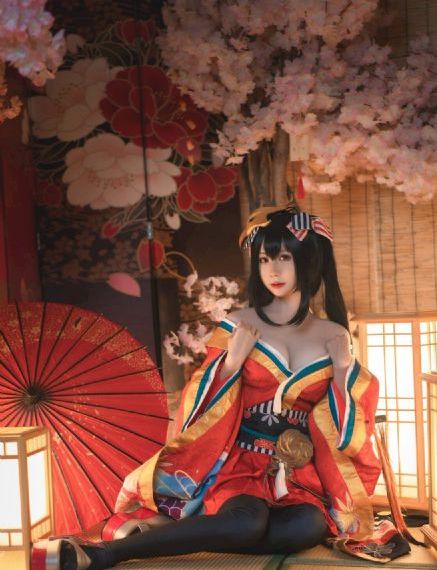 男人激烈吮乳吃奶视频免费_BD国语手机在线观看